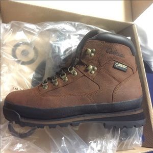 Cabela’s Gore-Tex boots BRAND NEW